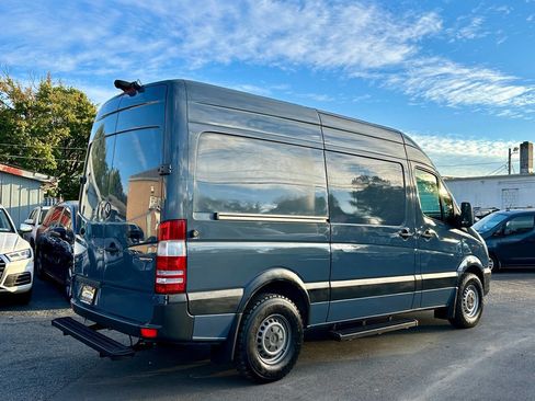 Used 2018 Mercedes-Benz Sprinter 2500 image 8