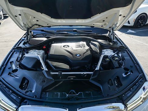 Certified 2023 BMW 530i w/ Premium Package image 28