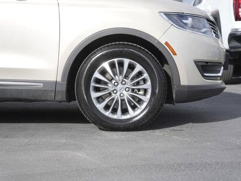 Used 2017 Lincoln MKX Select w/ Select Plus Package image 4