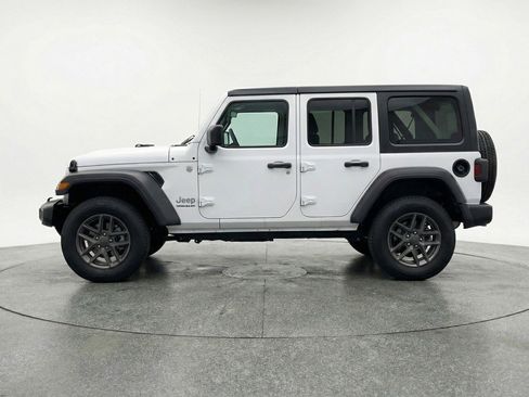 Used 2025 Jeep Wrangler Unlimited Sport AWD/4WD image 5