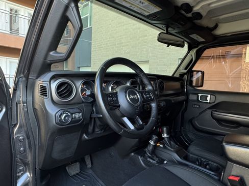 Used 2018 Jeep Wrangler Unlimited Sport S image 17