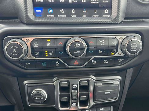 Used 2021 Jeep Wrangler Unlimited Sahara w/ Cold Weather Group image 15