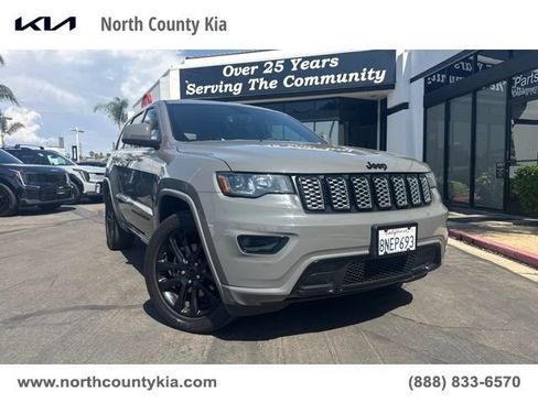 Used 2019 Jeep Grand Cherokee Altitude RWD image 1
