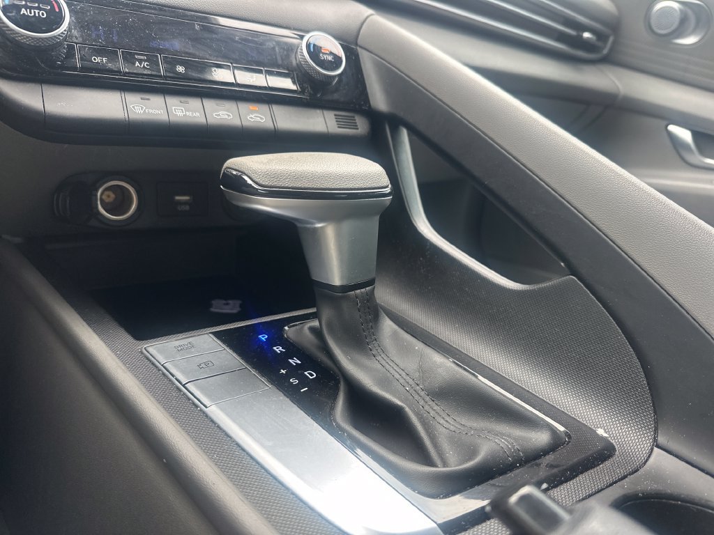 Used 2023 Hyundai Elantra SEL w/ Preferred Accessory Package FWD image 15