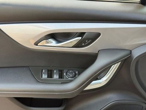 Used 2025 Chevrolet Blazer LT image 15