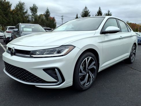 New 2025 Volkswagen Jetta SEL image 2