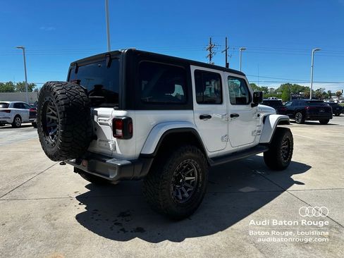 Used 2019 Jeep Wrangler Unlimited Sahara AWD/4WD image 5