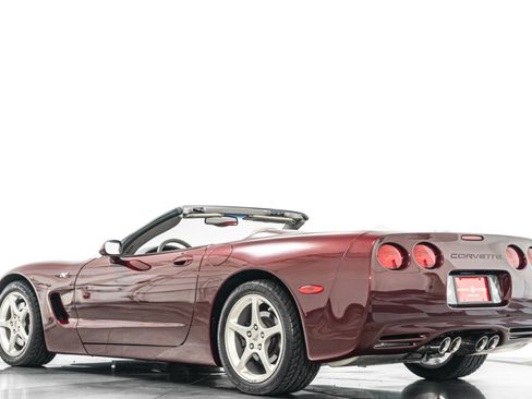 Used 2003 Chevrolet Corvette Convertible w/ Preferred Equipment Group1 RWD image 32