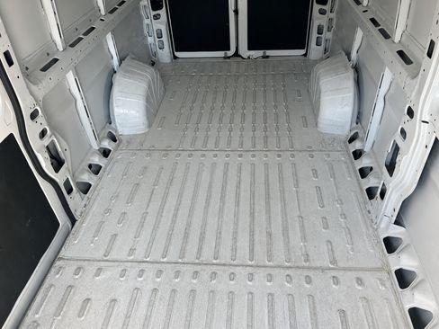 Used 2025 RAM ProMaster 3500 w/ Convenience Group FWD image 4