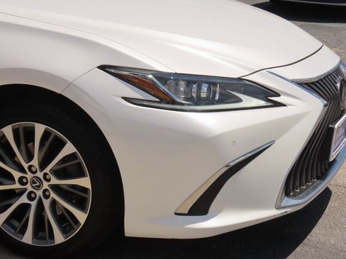 Used 2020 Lexus ES 350 w/ Premium Package FWD image 5