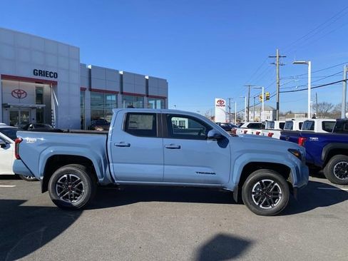 Used 2026 Toyota Tacoma TRD Sport image 2
