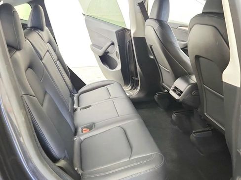 Used 2024 Tesla Model Y Long Range RWD image 27