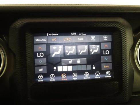 Used 2021 Jeep Gladiator Overland w/ LED Lighting Group AWD/4WD image 32