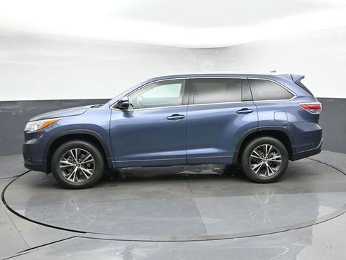 Used 2016 Toyota Highlander XLE FWD image 6