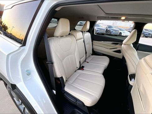 Used 2025 INFINITI QX60 Luxe image 36