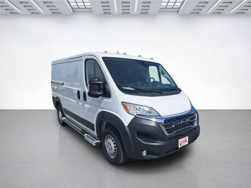 Used 2025 RAM ProMaster 2500 w/ U-Haul Equipment Group FWD image 2