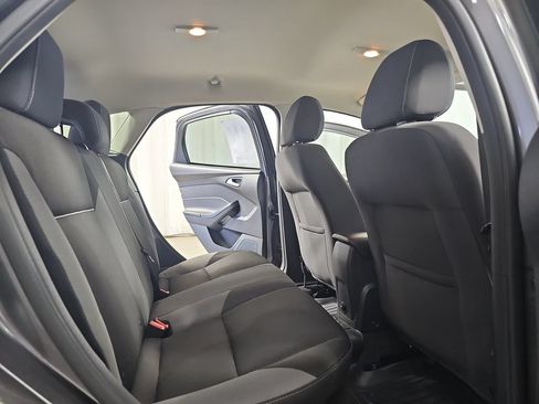 Used 2014 Ford Focus SE FWD image 14