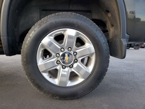 Used 2022 Chevrolet Silverado 2500 LTZ w/ Snow Plow Prep/Camper Package image 9