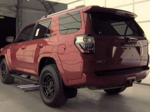 Used 2023 Toyota 4Runner SR5 AWD/4WD image 5