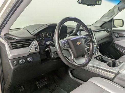 Used 2015 Chevrolet Suburban LT image 9