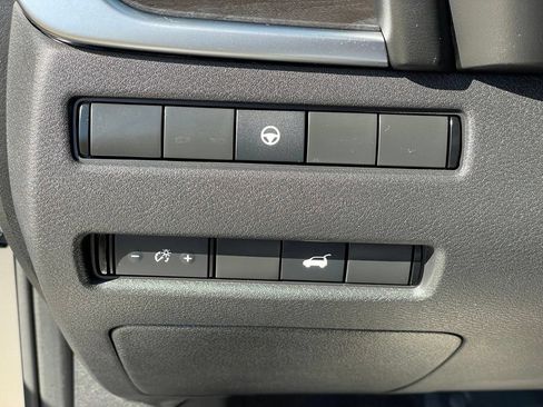 Certified 2023 Nissan Rogue SL w/ SL Premium Package AWD/4WD image 18