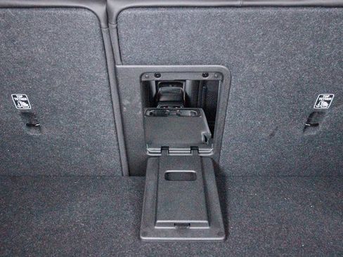 Certified 2025 Volvo XC40 B5 Plus image 34