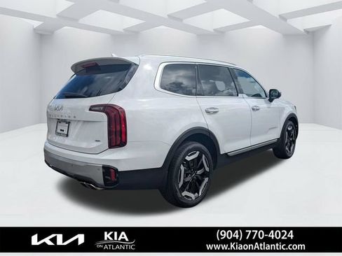 Used 2024 Kia Telluride S AWD/4WD image 3