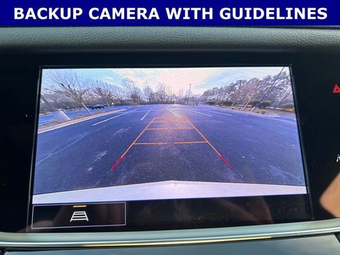 Used 2025 Cadillac XT6 Luxury image 3