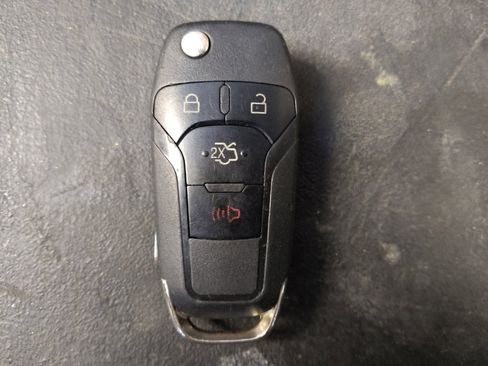 Used 2014 Ford Fusion SE FWD image 32