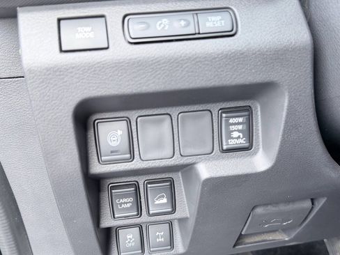 Used 2022 Nissan Frontier PRO-4X image 12