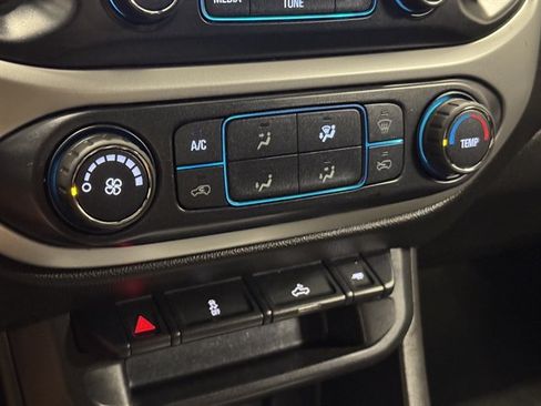 Used 2018 Chevrolet Colorado LT AWD/4WD image 27