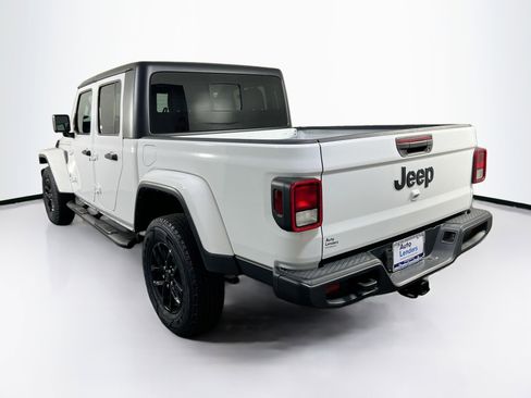 Used 2022 Jeep Gladiator Sport image 7