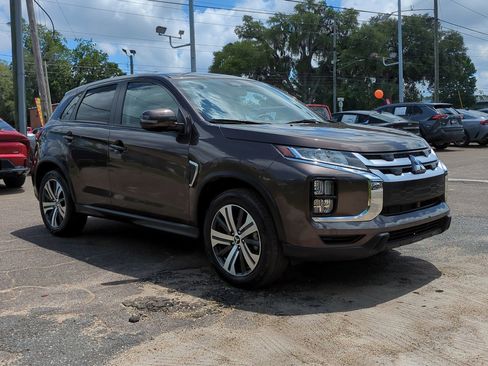 Used 2025 Mitsubishi Outlander Sport SE AWD/4WD image 3