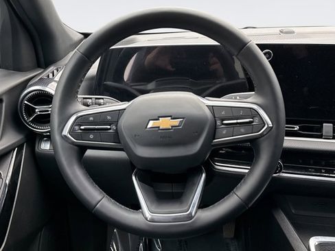 Used 2026 Chevrolet Equinox LT AWD/4WD image 12