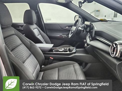 Used 2026 Chevrolet Equinox LT AWD/4WD image 31