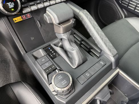 Used 2025 Toyota 4Runner Limited image 17