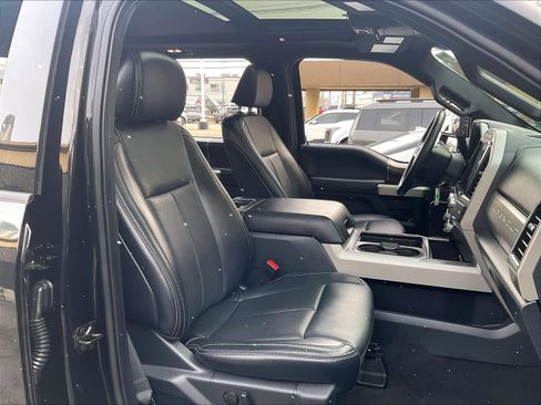 Used 2022 Ford F350 Lariat w/ Chrome Package image 11