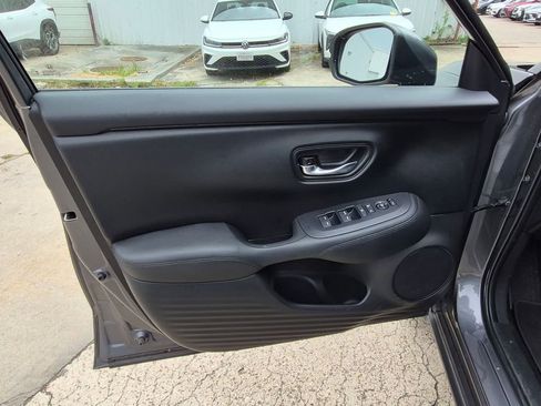 Used 2025 Honda HR-V LX image 11