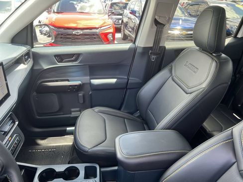 Used 2025 Ford Maverick Lobo AWD/4WD image 15