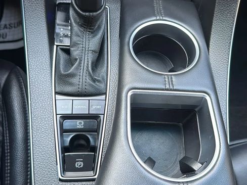 Used 2022 Toyota Avalon XLE image 20