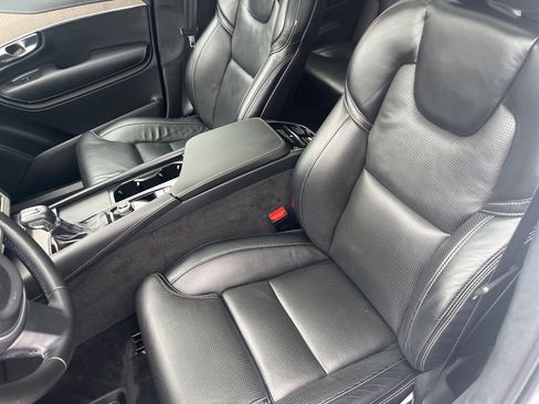 Used 2022 Volvo XC90 T6 Inscription w/ Lounge Package image 9