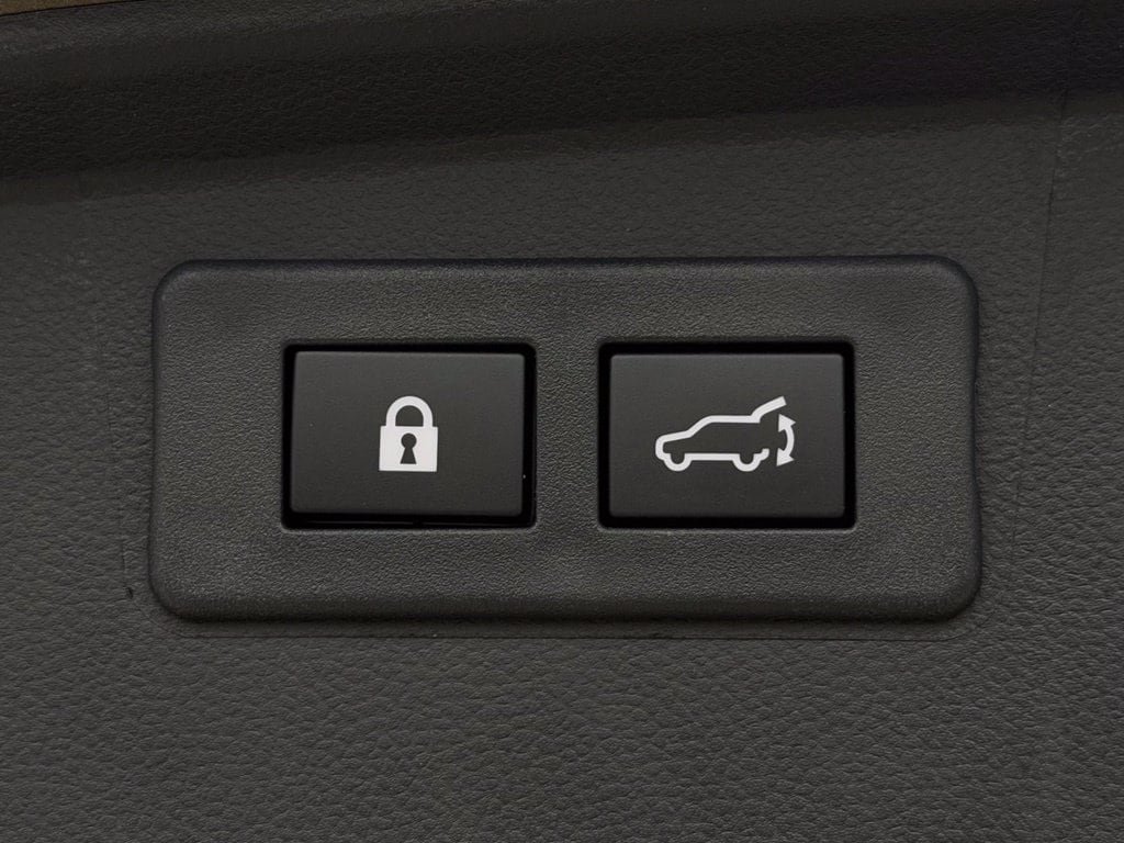 Used 2024 Subaru Outback Premium AWD/4WD image 27