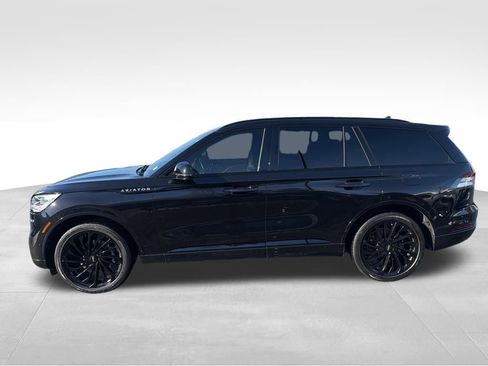 Used 2022 Lincoln Aviator Reserve w/ Equipment Group 201A AWD/4WD image 2