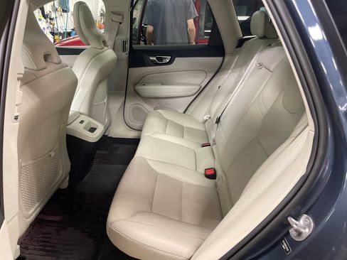 Certified 2023 Volvo XC60 B5 Plus w/ Climate Package AWD/4WD image 26