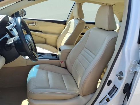 Used 2017 Toyota Camry XLE image 12