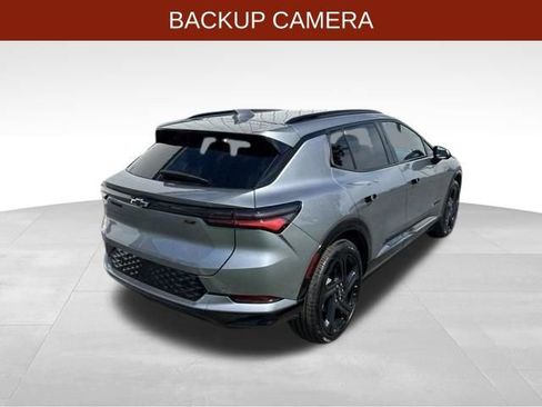 Used 2025 Chevrolet Equinox EV RS FWD image 7