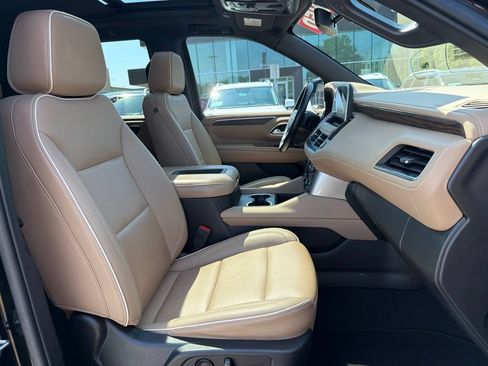 Used 2022 Chevrolet Tahoe Premier AWD/4WD image 35
