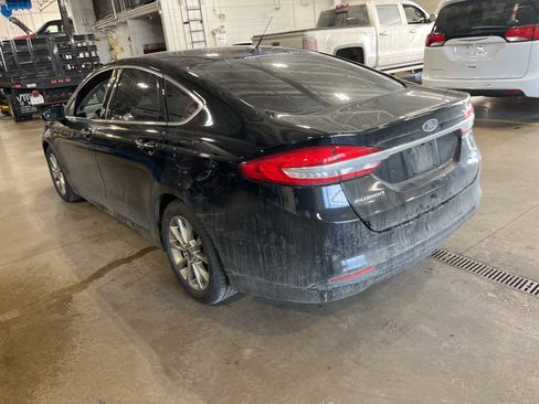 Used 2017 Ford Fusion SE w/ Fusion SE Technology Package image 8