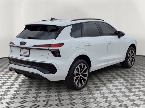 New 2026 Audi Q3 quattro 2.0T w/ Driver Assistance Package AWD/4WD image 9