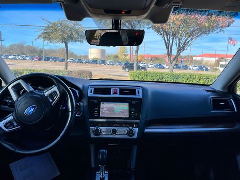 Used 2017 Subaru Outback 3.6R Limited image 23